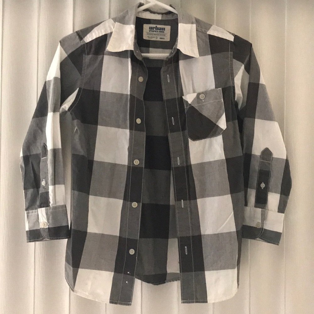 Boys button down long sleeved shirt (Small)